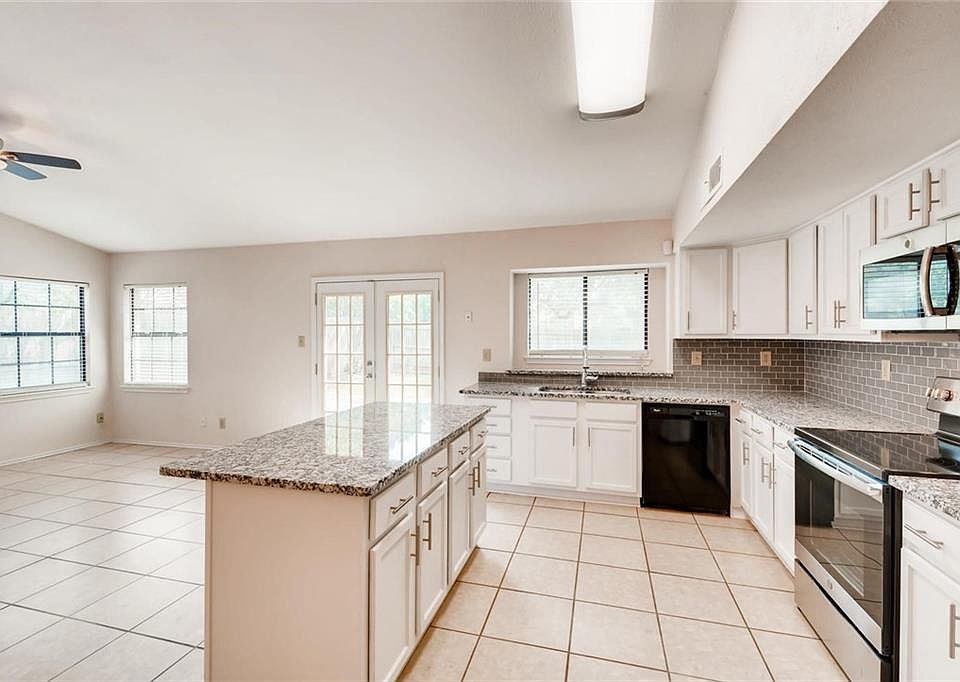 1st image of 207 Westover Dr