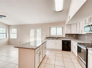 207 Westover Dr, Euless, TX 76039