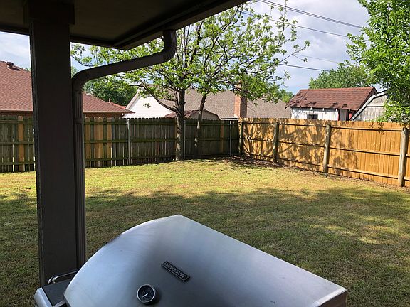 4th image of 1320 NE 21st Pl