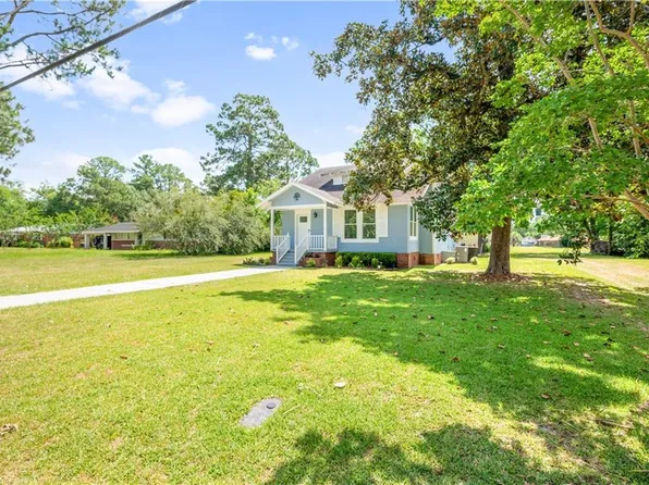 2018 Sunnyside Dr, Waycross, GA 31501