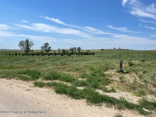 Lehigh Dr, Dickinson, ND 58601