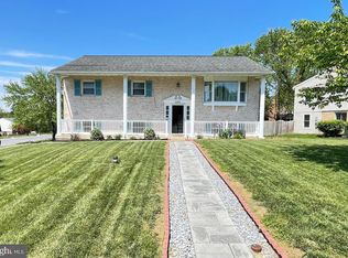 2209 Bob White Ln, Lancaster, PA 17601