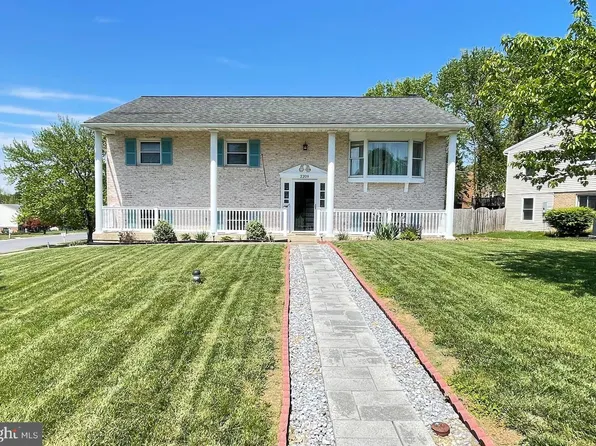 2209 Bob White Ln, Lancaster, PA 17601