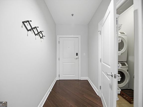4th image of 325 E Paces Ferry Rd NE APT 908
