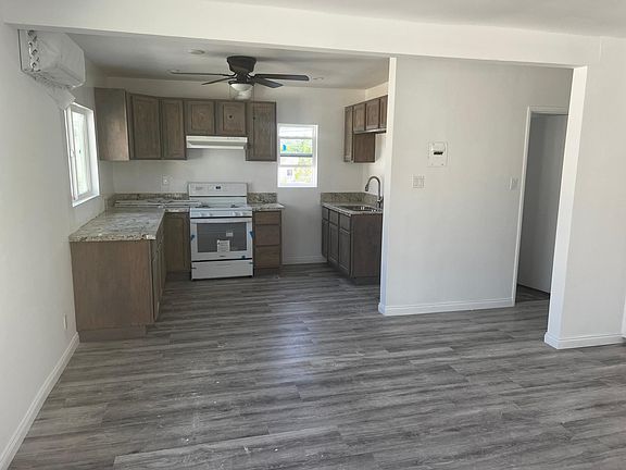 2nd image of 542 W Glenoaks Blvd