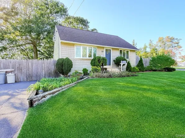 171 Stanley Drive, Centereach, NY 11720