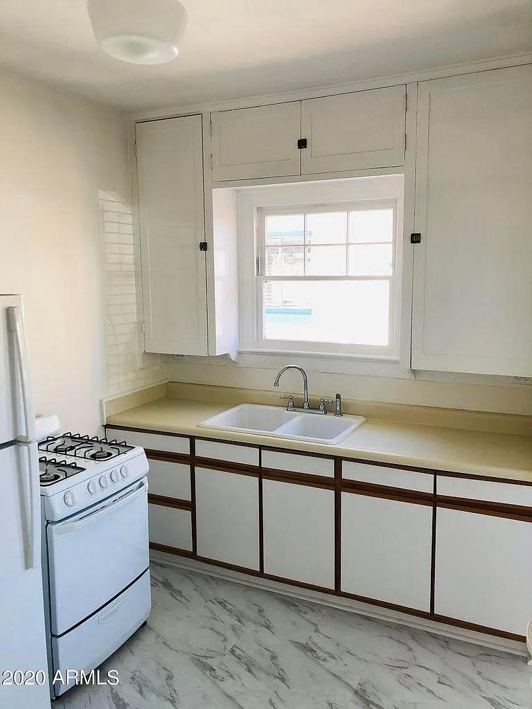 1139 Palm Ln — Photo 4