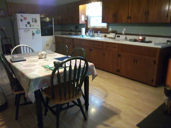 2nd image of 97 Adelaide St