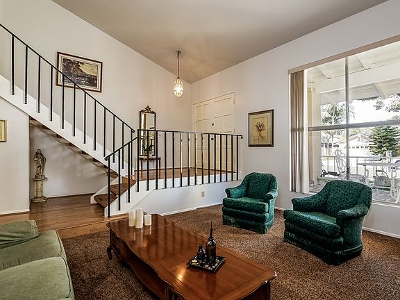 4th image of 2538 N Forest Ave