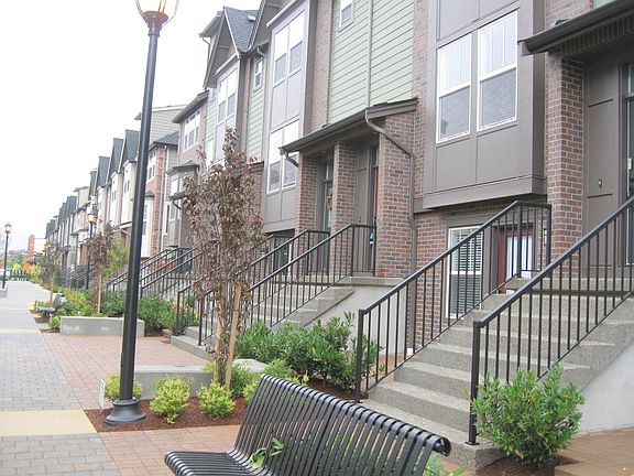 2nd image of 1308 Brooklyn Walk NE