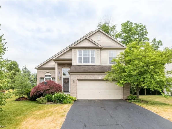 118 Baybrook Ln, Chagrin Falls, OH 44023