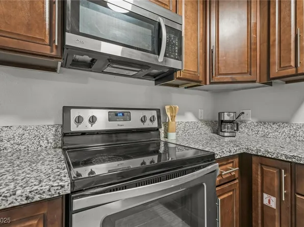 417 N 13th St, Las Vegas, NV 89101