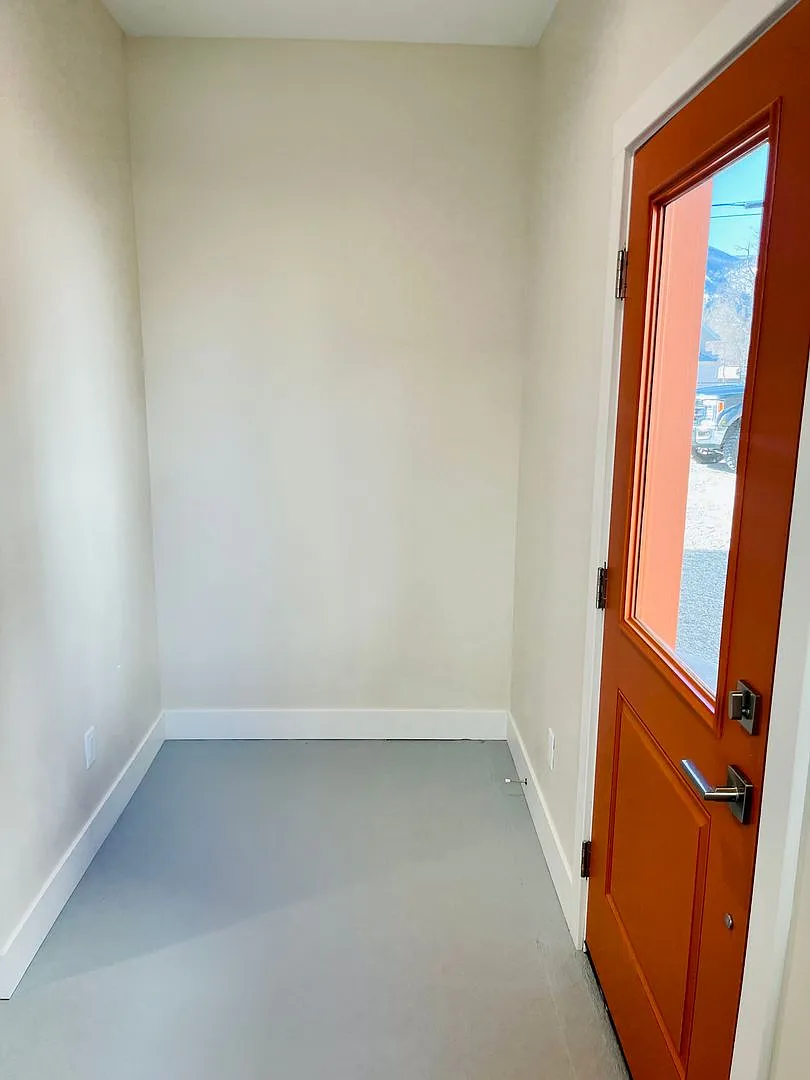107 Park Ave — Photo 2