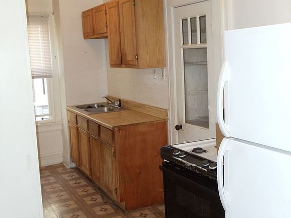 2nd image of 4734 S Grand Blvd