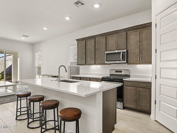 3rd image of 1742 E QUESTA Drive