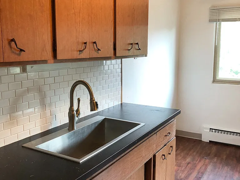 Carroll Court Apartments — Photo 31