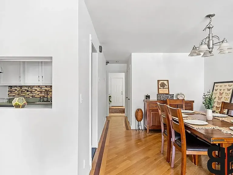 496 Lexington Ave #1 — Photo 4