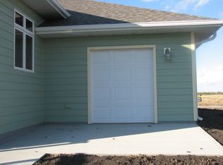 46899 Country Club Ln, Brookings, SD 57006