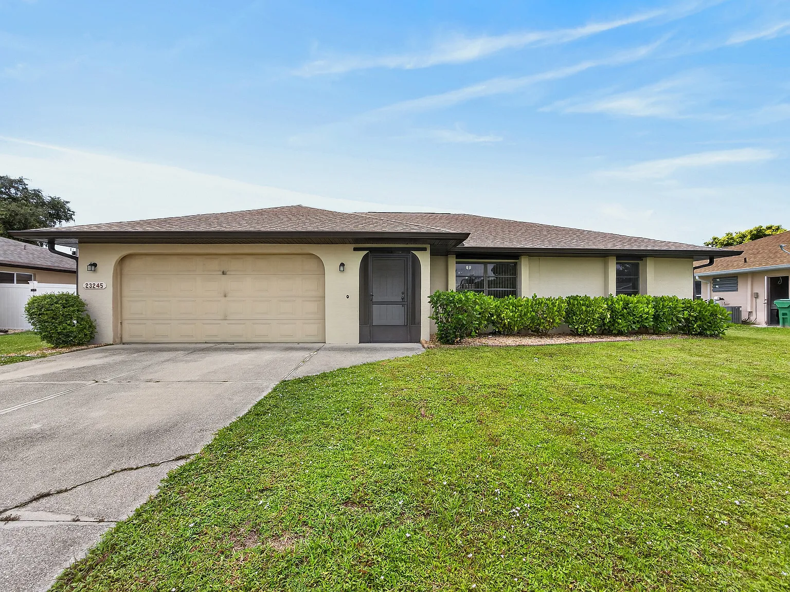 3 bed, 1389 sqft, $1,825 — Photo 2