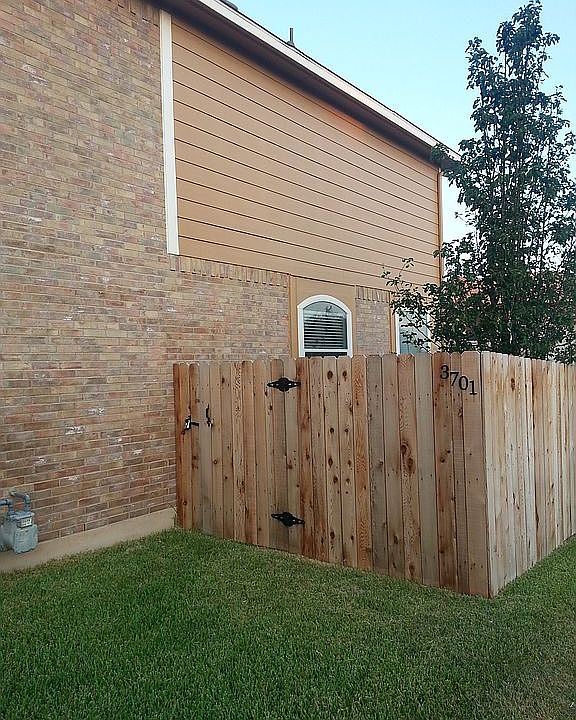 1st image of 3701 Bird House Dr