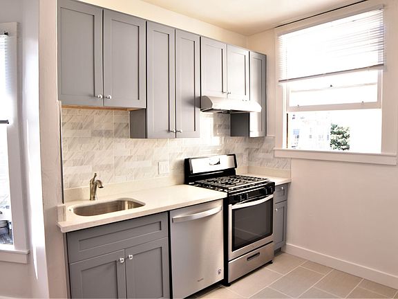 2nd image of 3035 Gough St #6