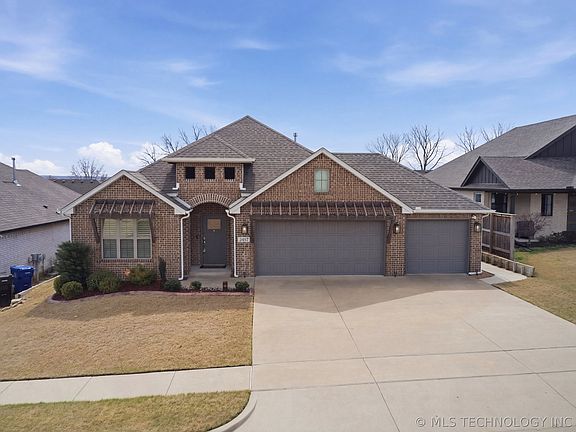 2nd image of 2419 W Little Rock Ct S