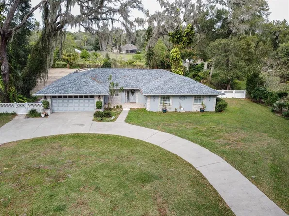 4706 Fairlea Dr, Valrico, FL 33596
