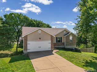 1914 McKinley Range, Festus, MO 63028