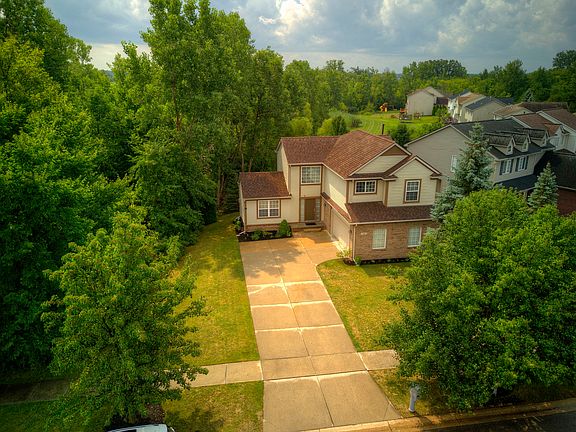 2nd image of 7940 Shire Ln