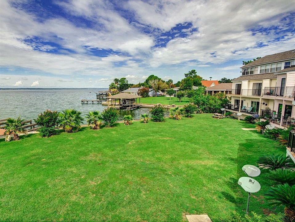 1st image of 445 Carolcrest Ln APT 423