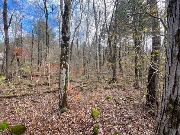 3 Washington Rd, Brimfield, MA 01010