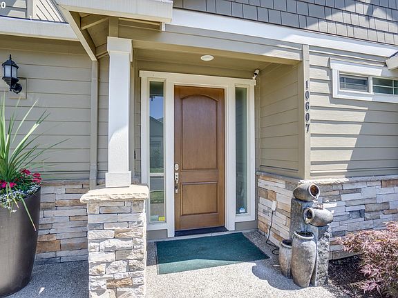 2nd image of 10607 NW 32nd Pl