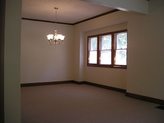 3rd image of 817 N 34th St