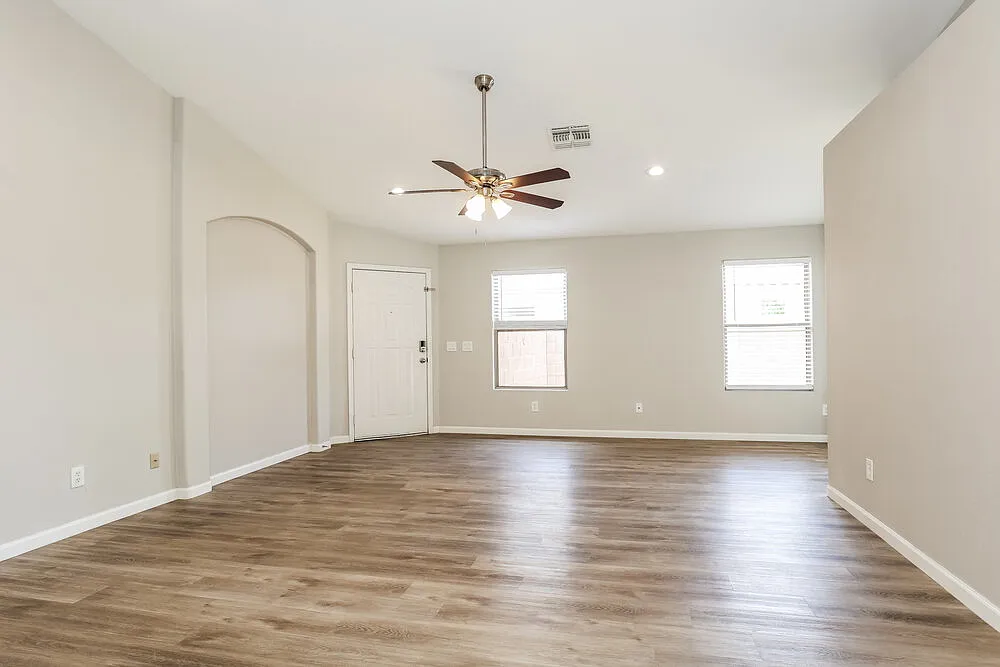 3 bed, 2.0 bath, 1450 sqft, $2,800 — Photo 4