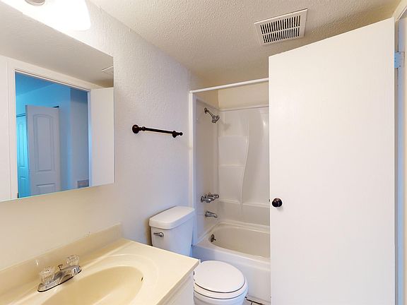 4th image of 715 Mary St APT 23