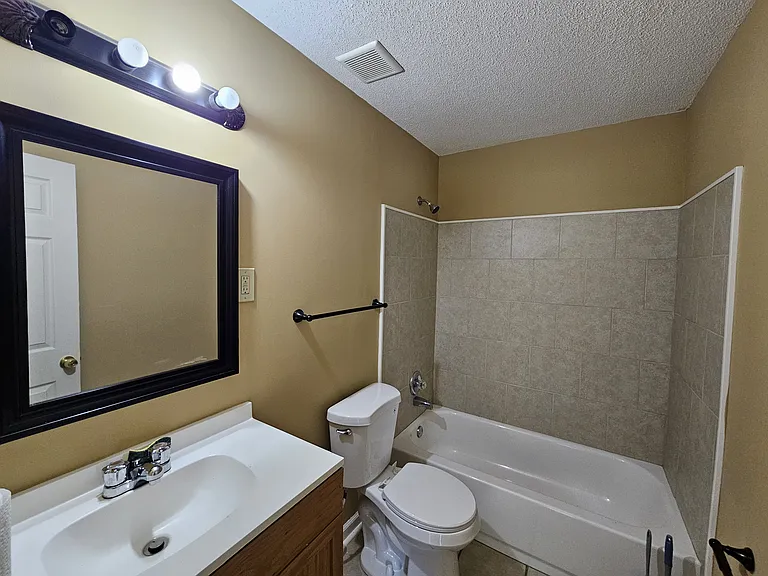 3374 Ladue St — Photo 3