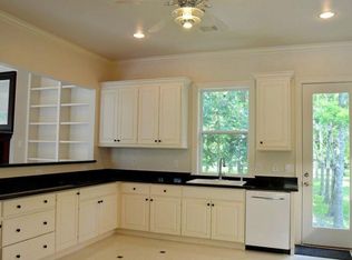 2952 Massengale Ln, Webster, TX 77598