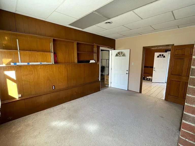 102 Caran Rd — Photo 5