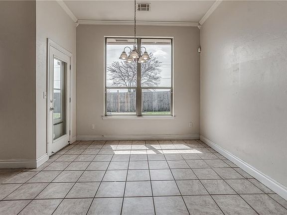 5th image of 4740 SE 43rd St