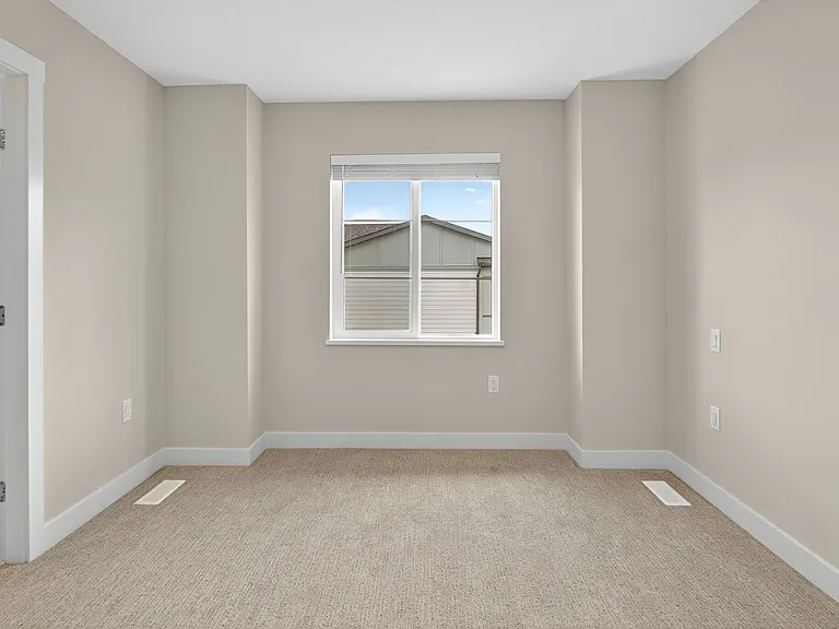 4025 Gellatly Rd S — Photo 14