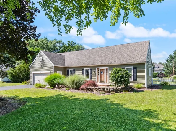 49 Timberline Dr, Penfield, NY 14526