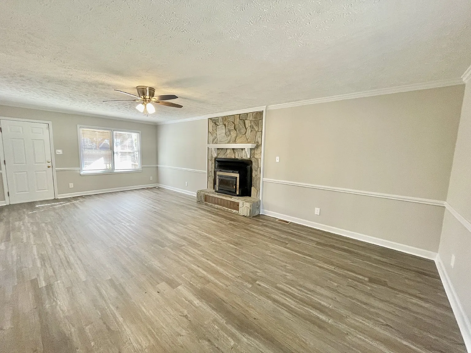 3 bed, 2.5 bath, 1866 sqft, $1,695 — Photo 4