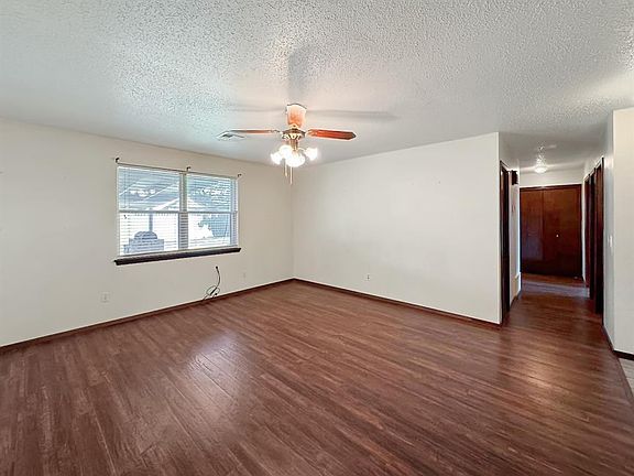 4th image of 1049 NW 25th St