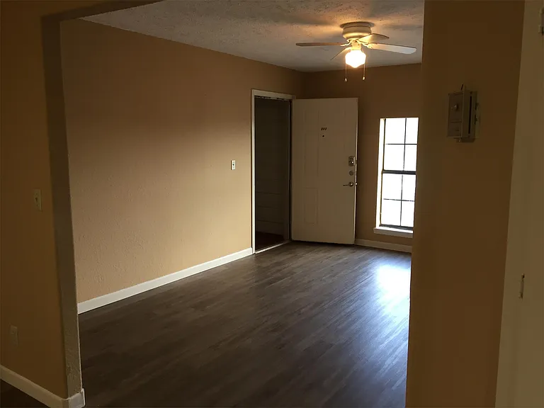 Durable flooring throughout. Even the carpeted rooms have beach-resilient flooring.