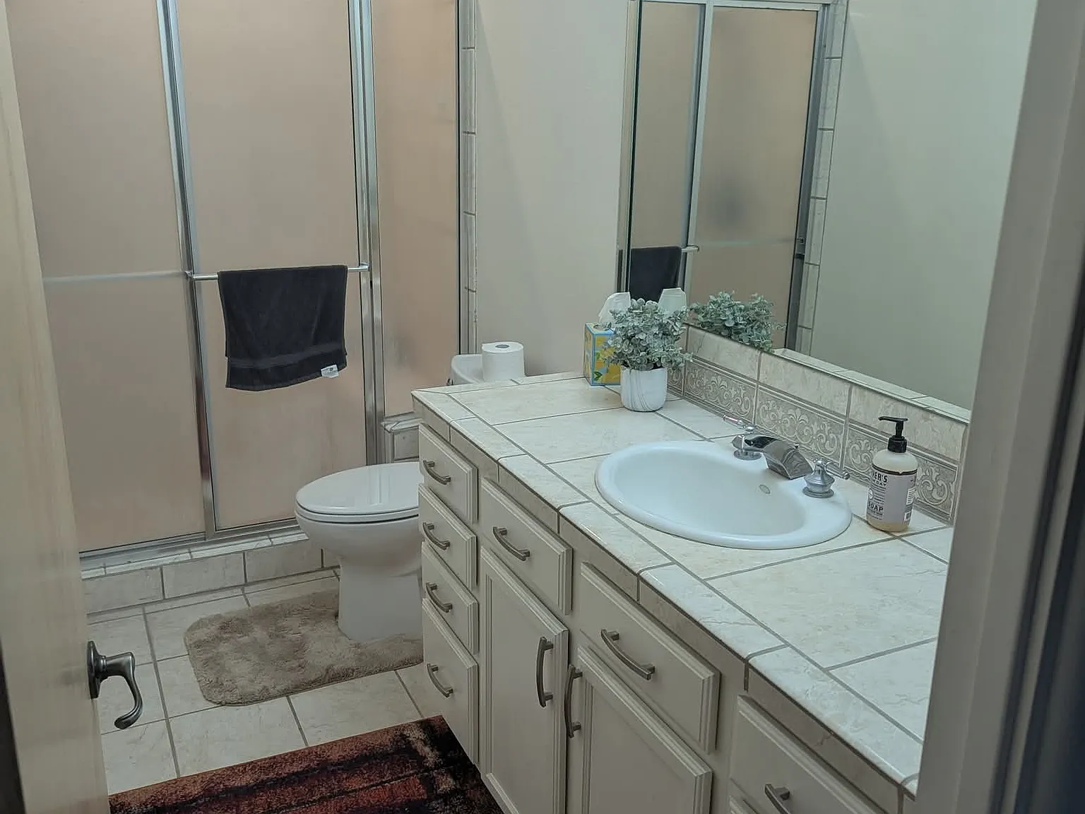 2 bed, 2.5 bath, 2366 sqft, $1,800 — Photo 3