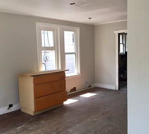 3rd image of 927 Pleasant Ave
