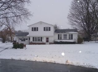 124 Lee Circle Dr, Rochester, NY 14626