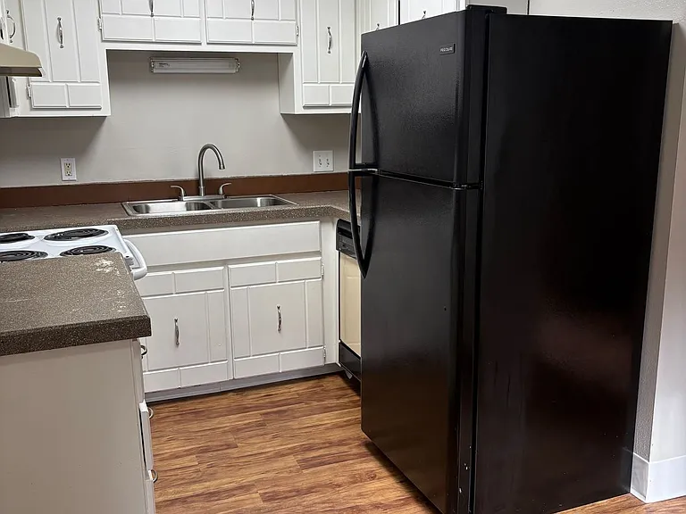 Crestview Apartments — Photo 72