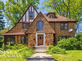 1304 Buckingham Rd, Grosse Pointe Park, MI 48230