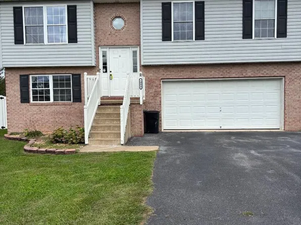 1004 Nash Ct, Martinsburg, WV 25401
